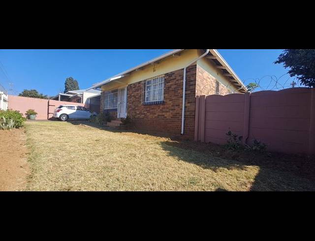 3 BEDROOM HOUSE FOR SALE IN SOUTH HILLS